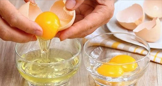 زرده تخم مرغ | چه مواد غذایی ویتامین دی دارند